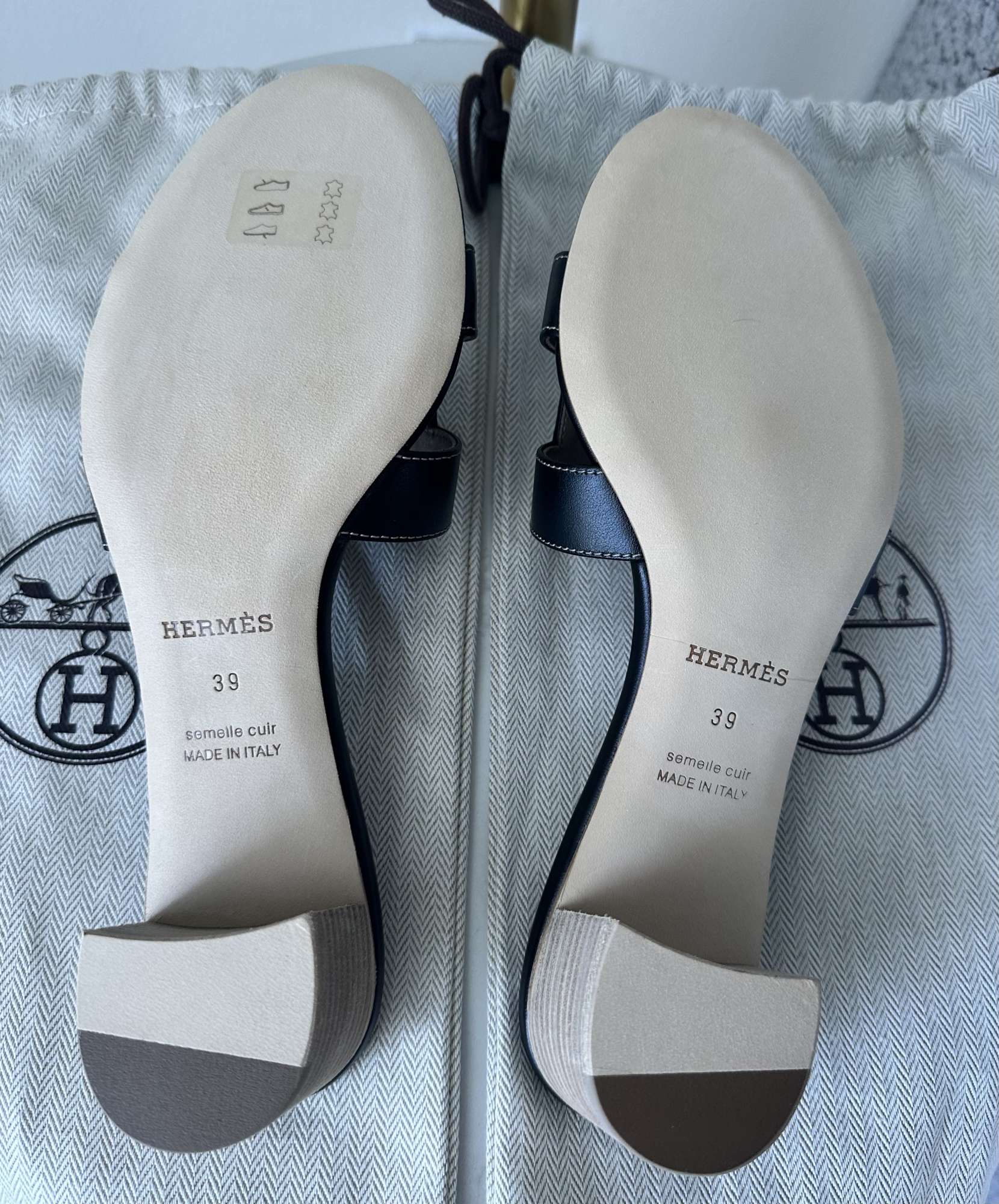 Nové šľapky HERMES model OASIS