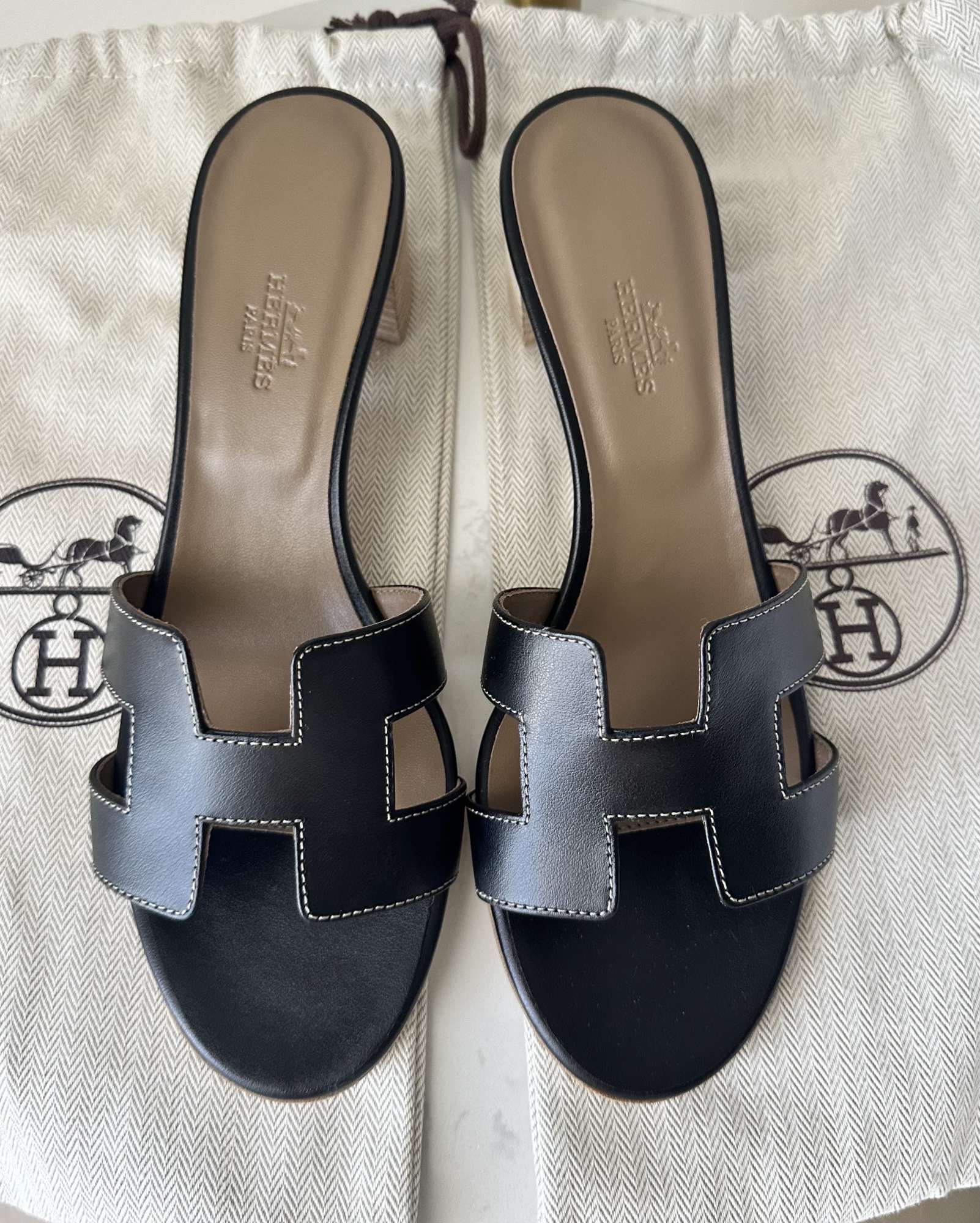 Nové šľapky HERMES model OASIS