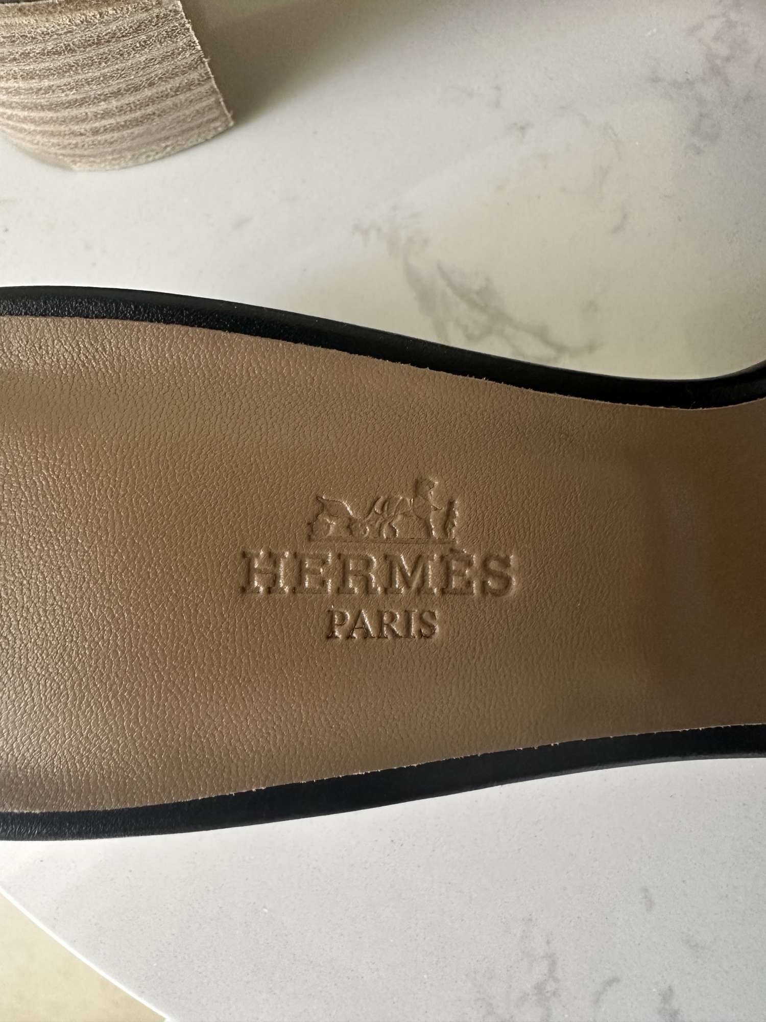Nové šľapky HERMES model OASIS