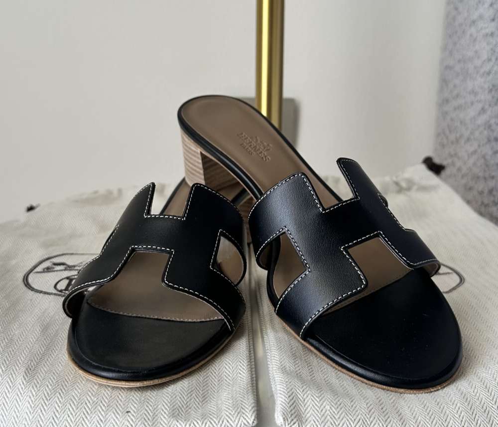 Nové šľapky HERMES model OASIS