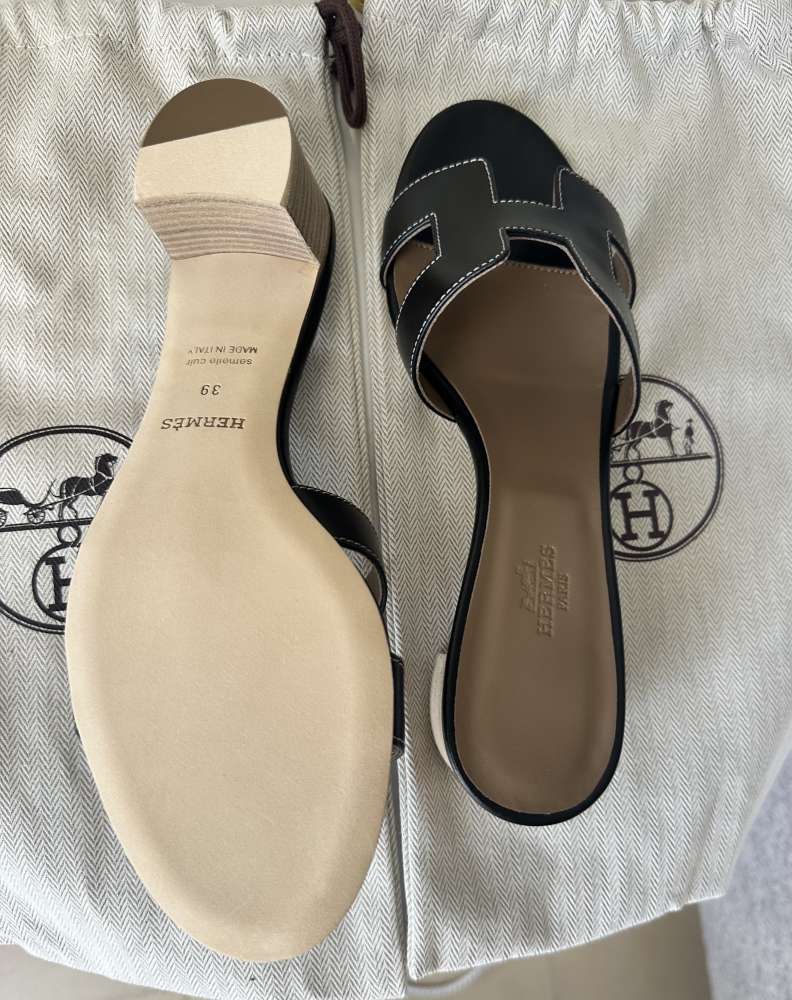 Nové šľapky HERMES model OASIS