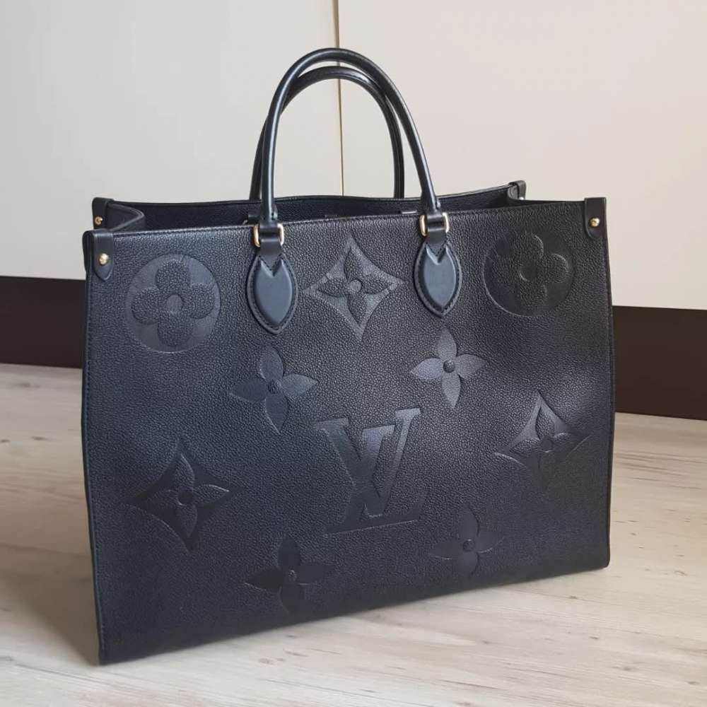 Louis Vuitton OnTheGo GM
