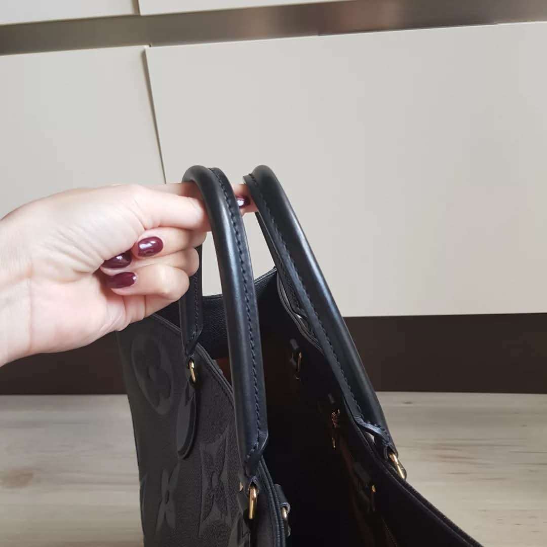 Louis Vuitton OnTheGo GM