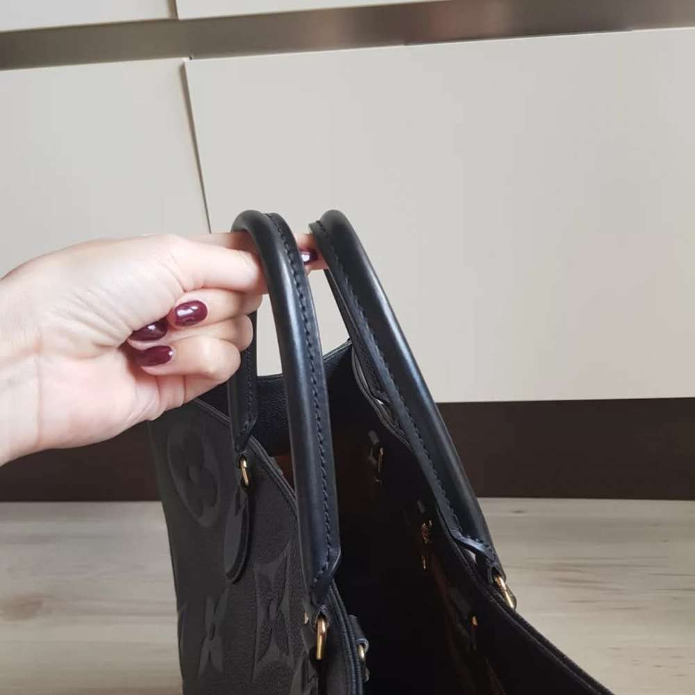 Louis Vuitton OnTheGo GM