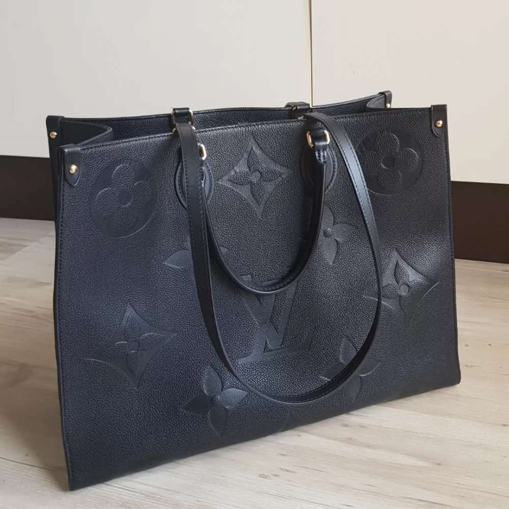 Louis Vuitton OnTheGo GM