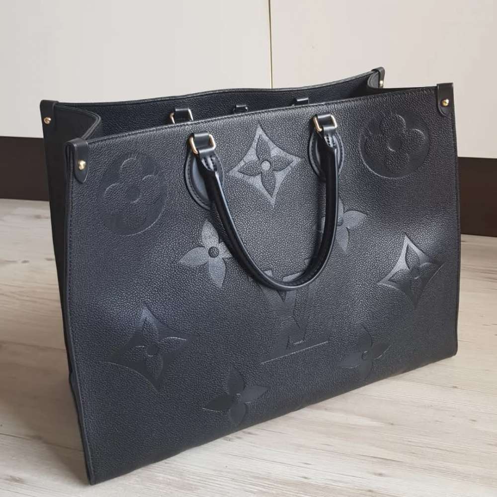 Louis Vuitton OnTheGo GM