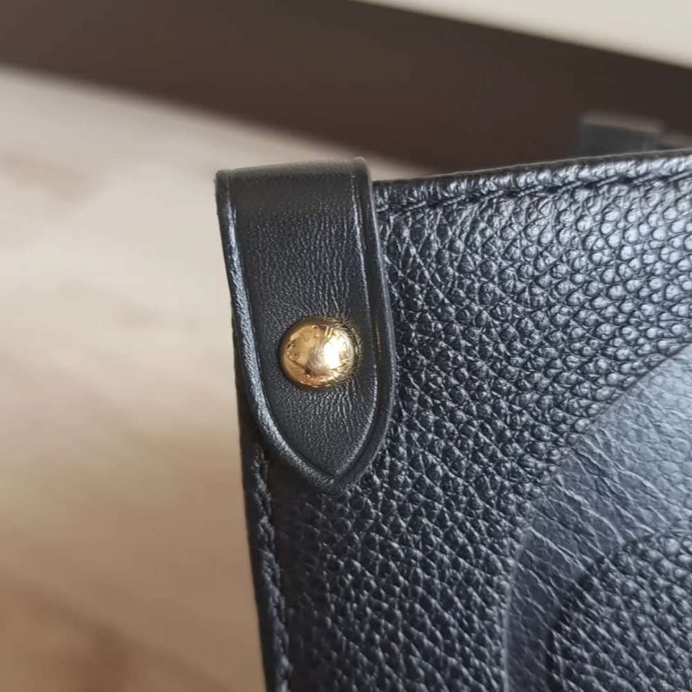 Louis Vuitton OnTheGo GM