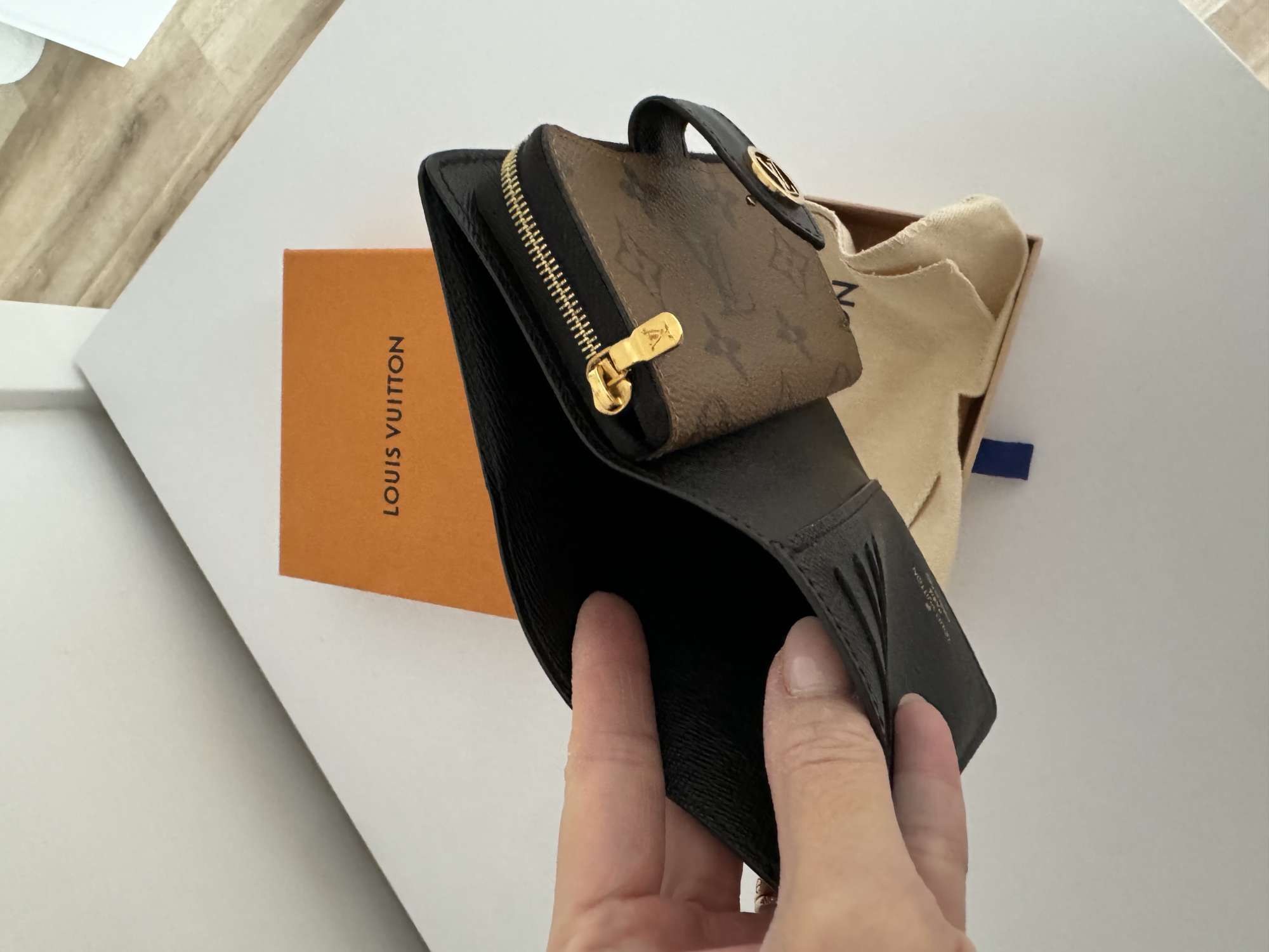 Peňaženka Louise Vuitton Juliette Geldborse