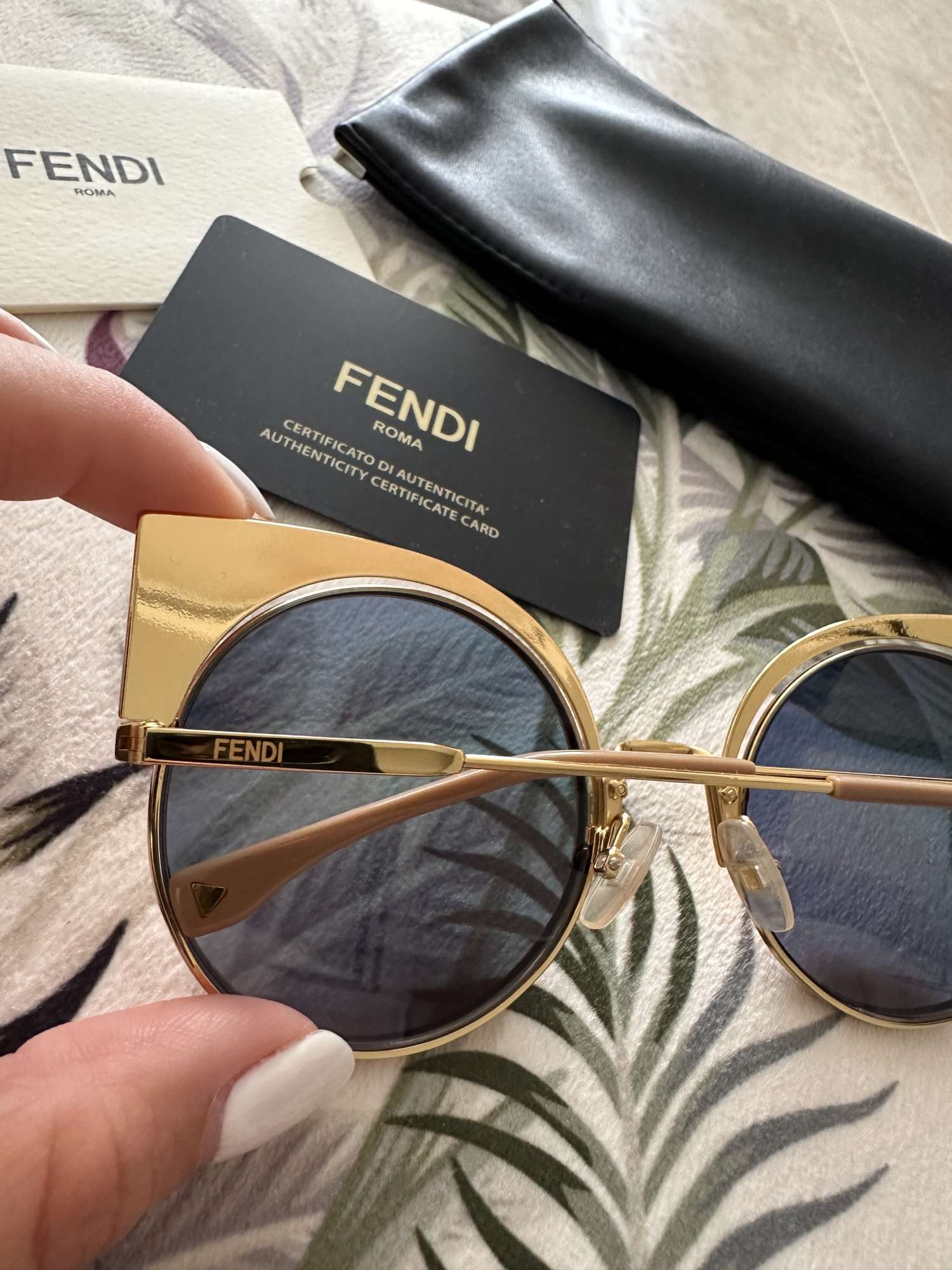 Slnecne okuliare Fendi