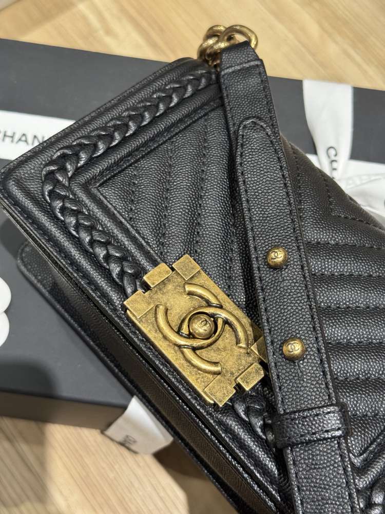 Chanel boy small