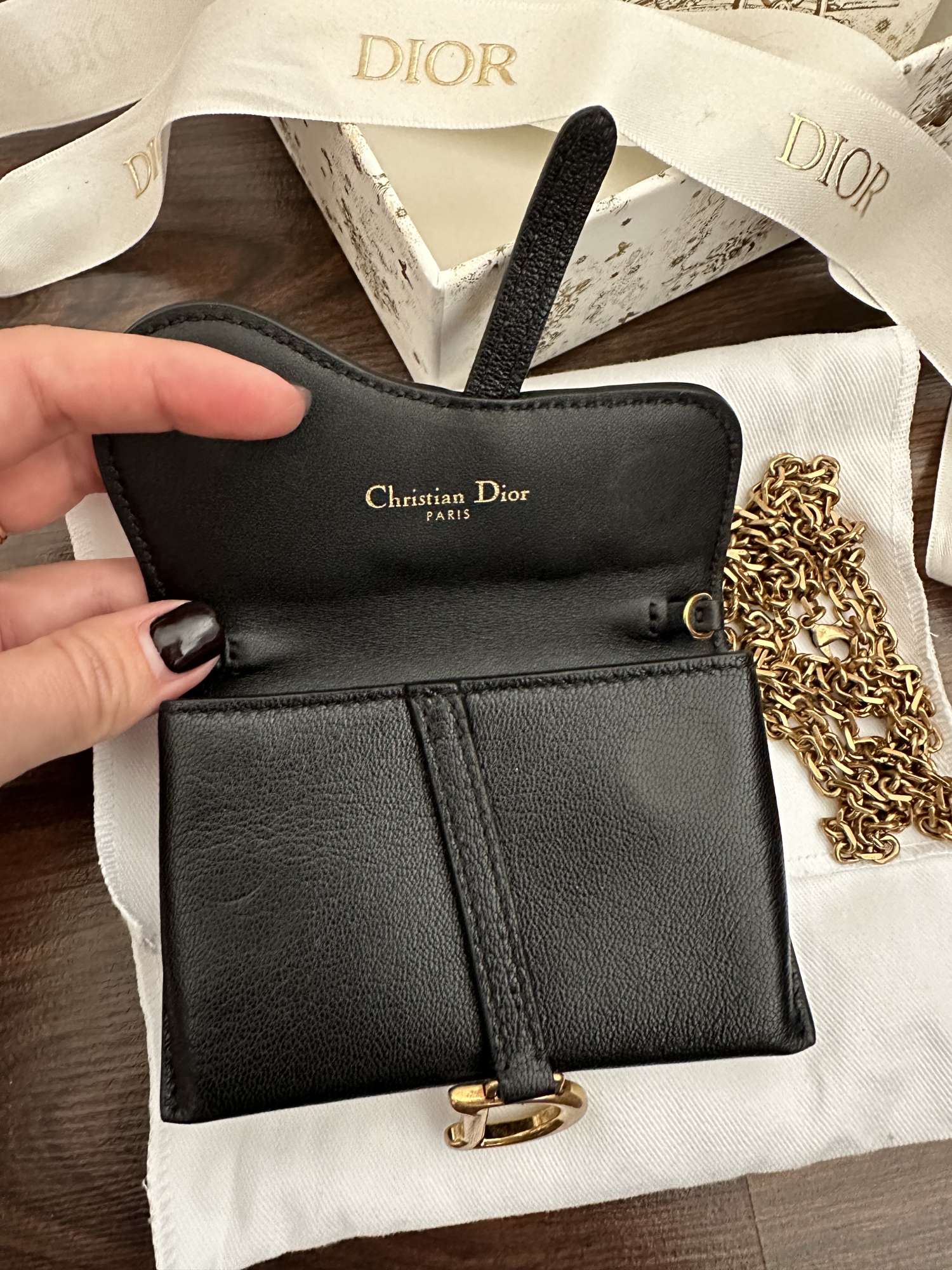 Puzdro Dior SADDLE NANO z čiernej kozej kože