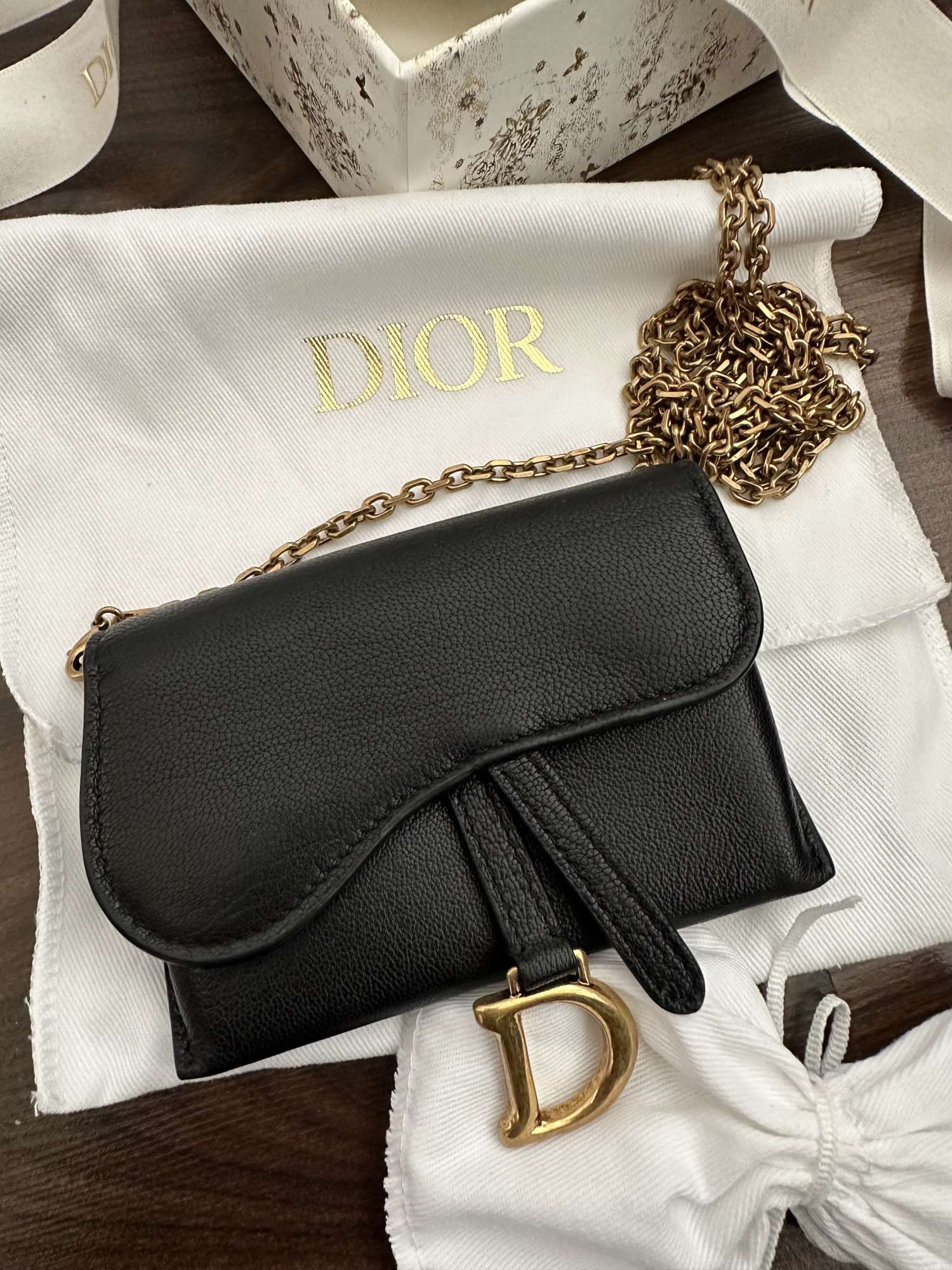 Puzdro Dior SADDLE NANO z čiernej kozej kože