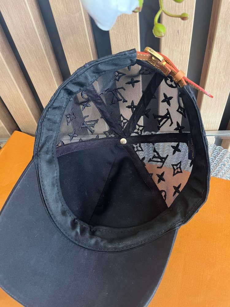 Louis Vuitton šiltovka