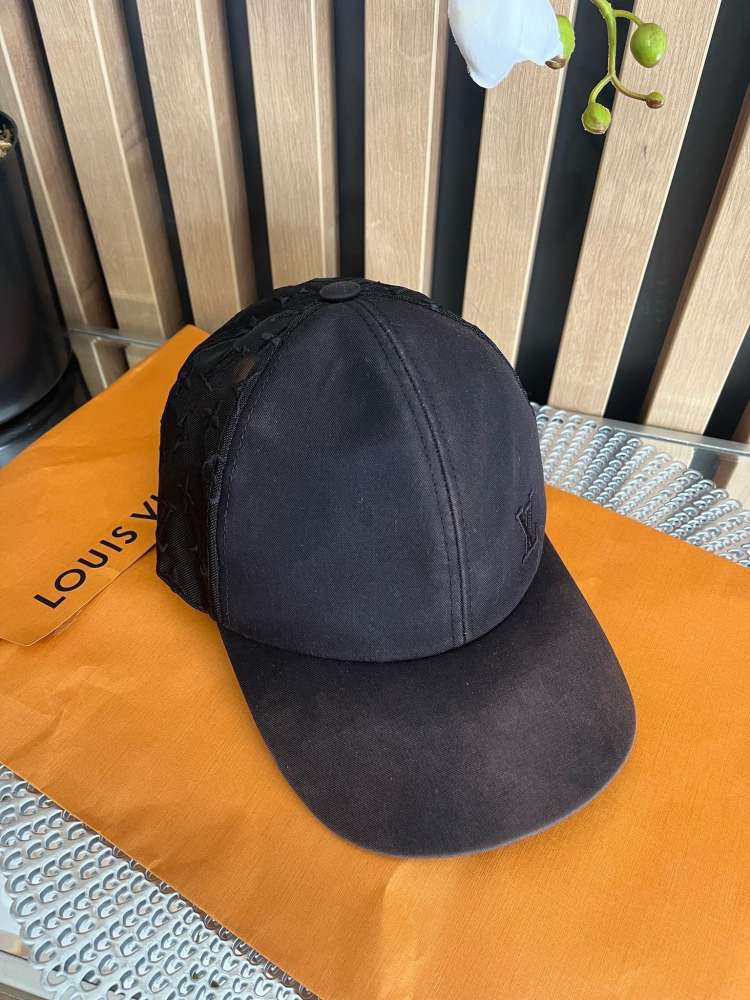 Louis Vuitton šiltovka