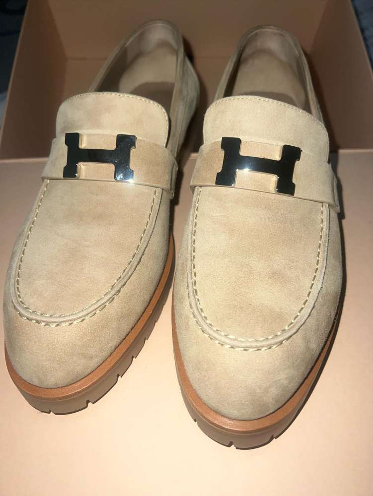 Hermes moccasins