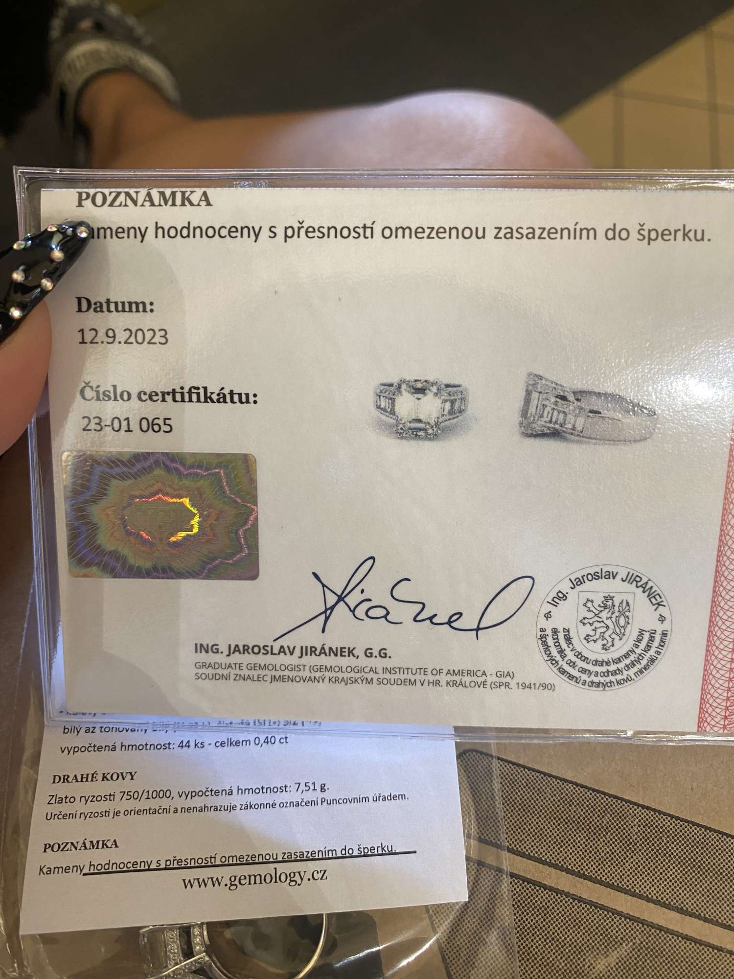 Diamantový prsteň 750 centralni kamen 4,85ct
