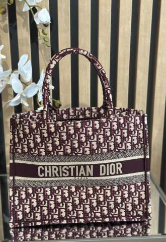 https://vipluxury.sk/Dior tote bag