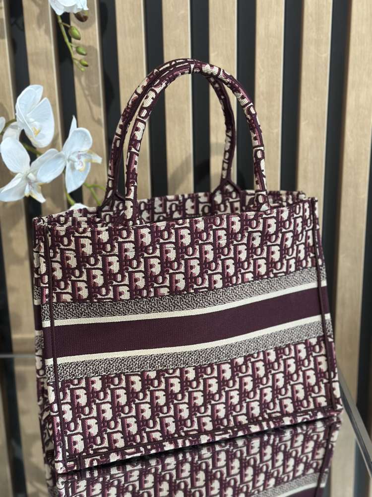 Dior tote bag