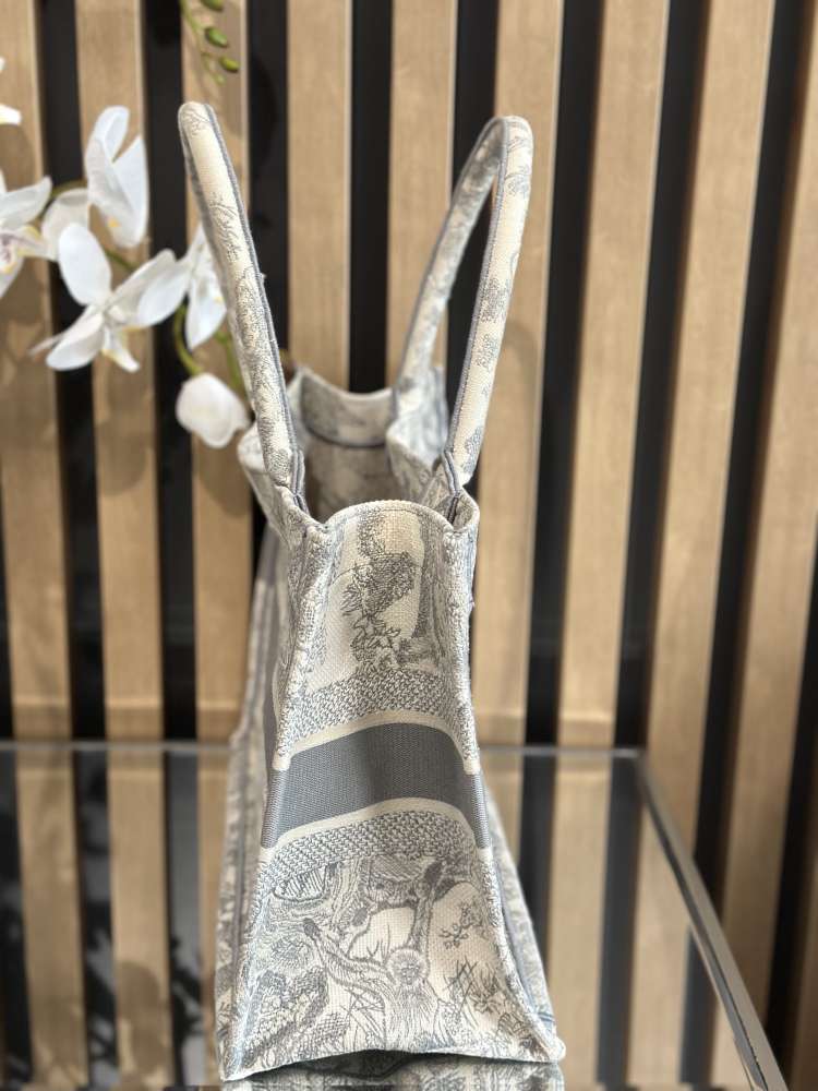 Dior tote bag