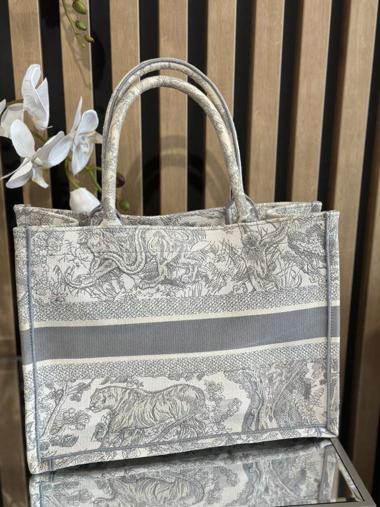 Dior tote bag