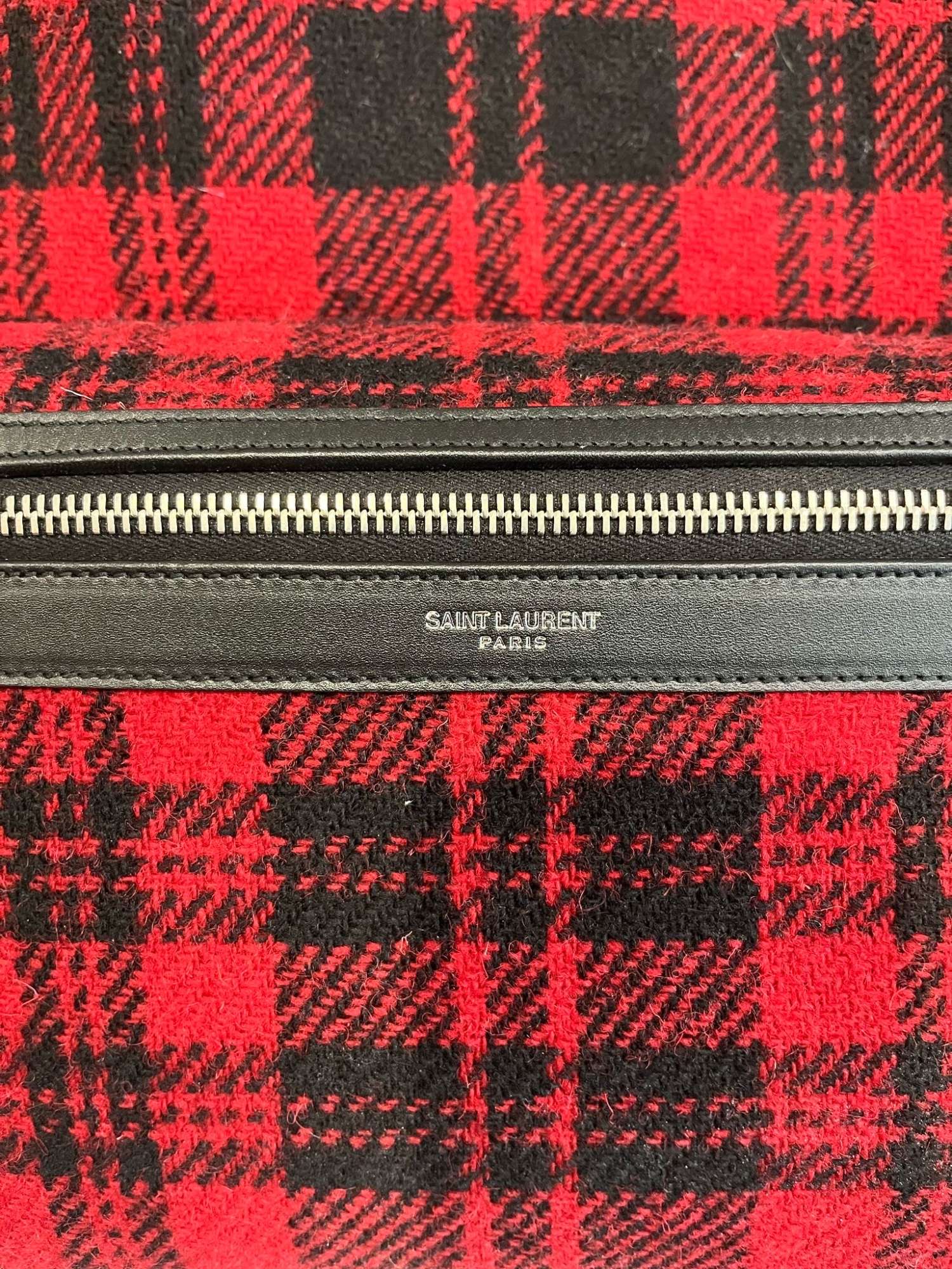 YSL ruksak