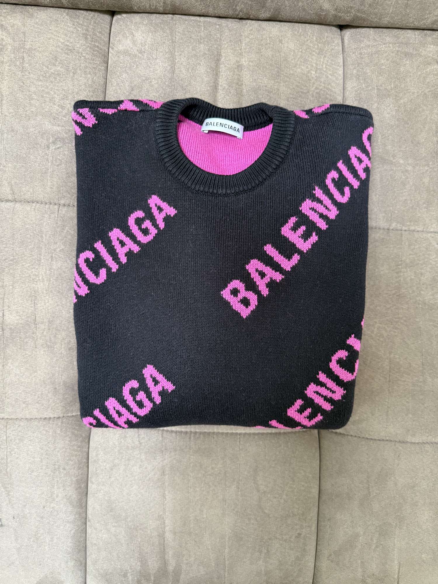 Balenciaga sveter