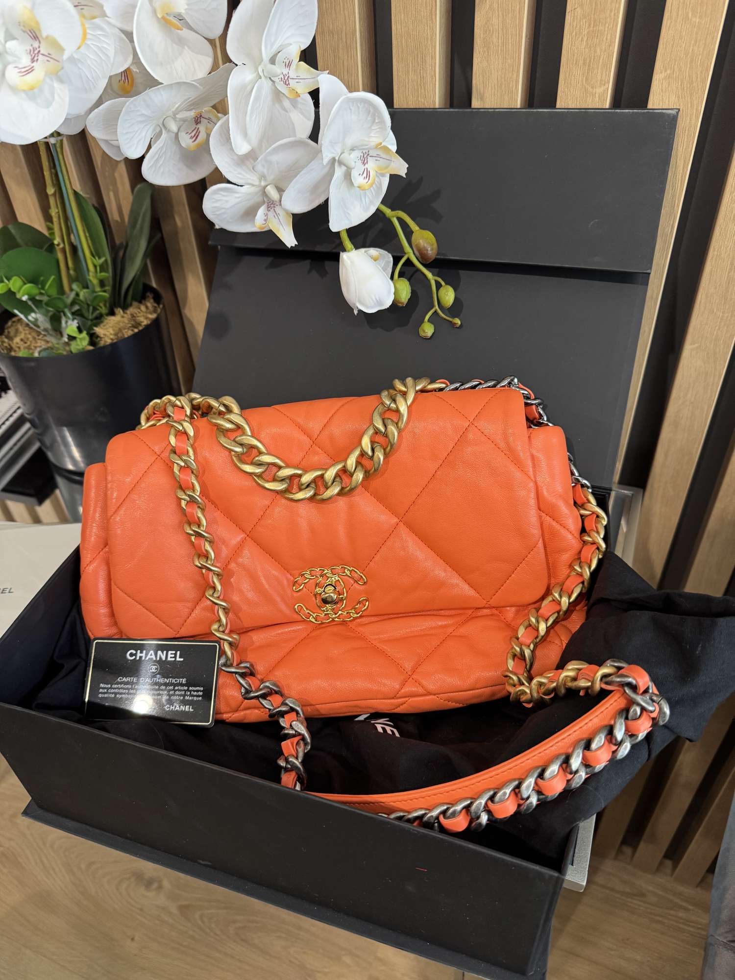 Chanel 19 medium  kabelka