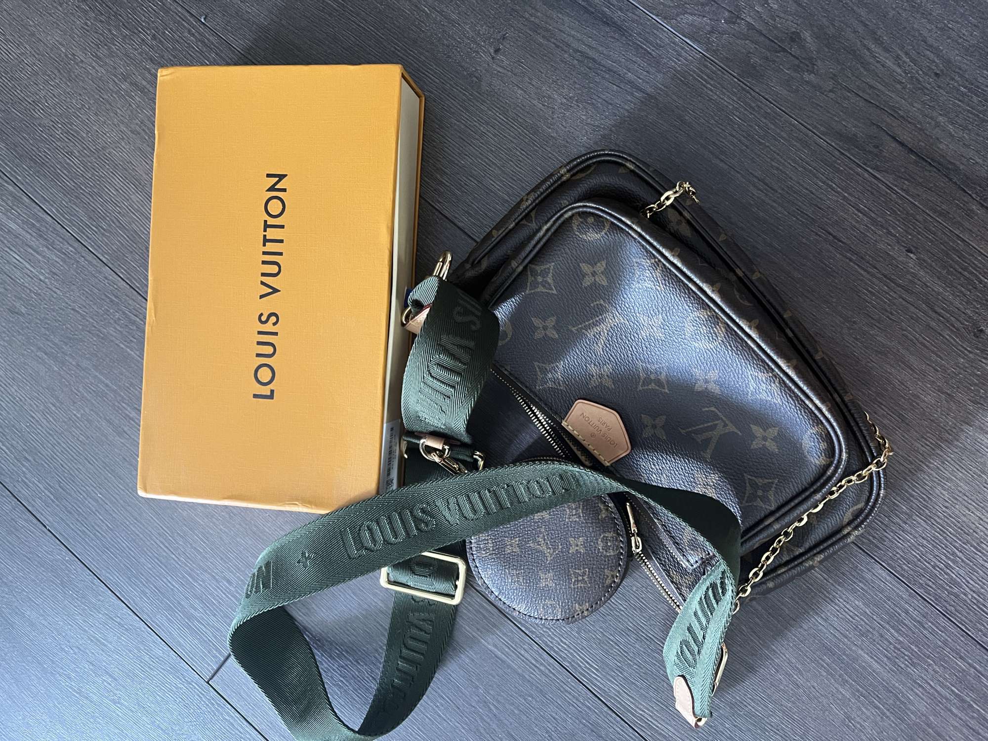 Louis Vuitton multipochette