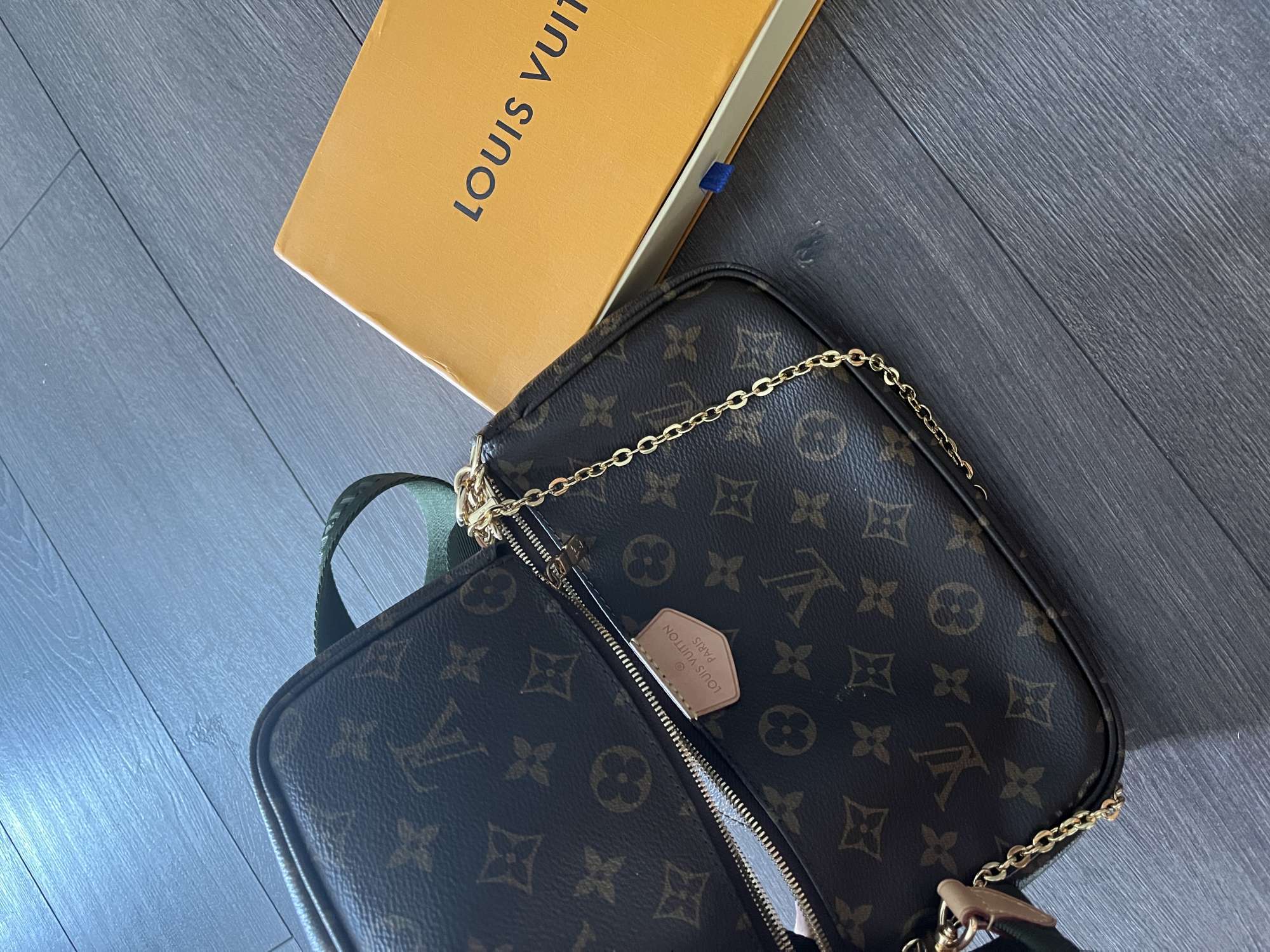 Louis Vuitton multipochette