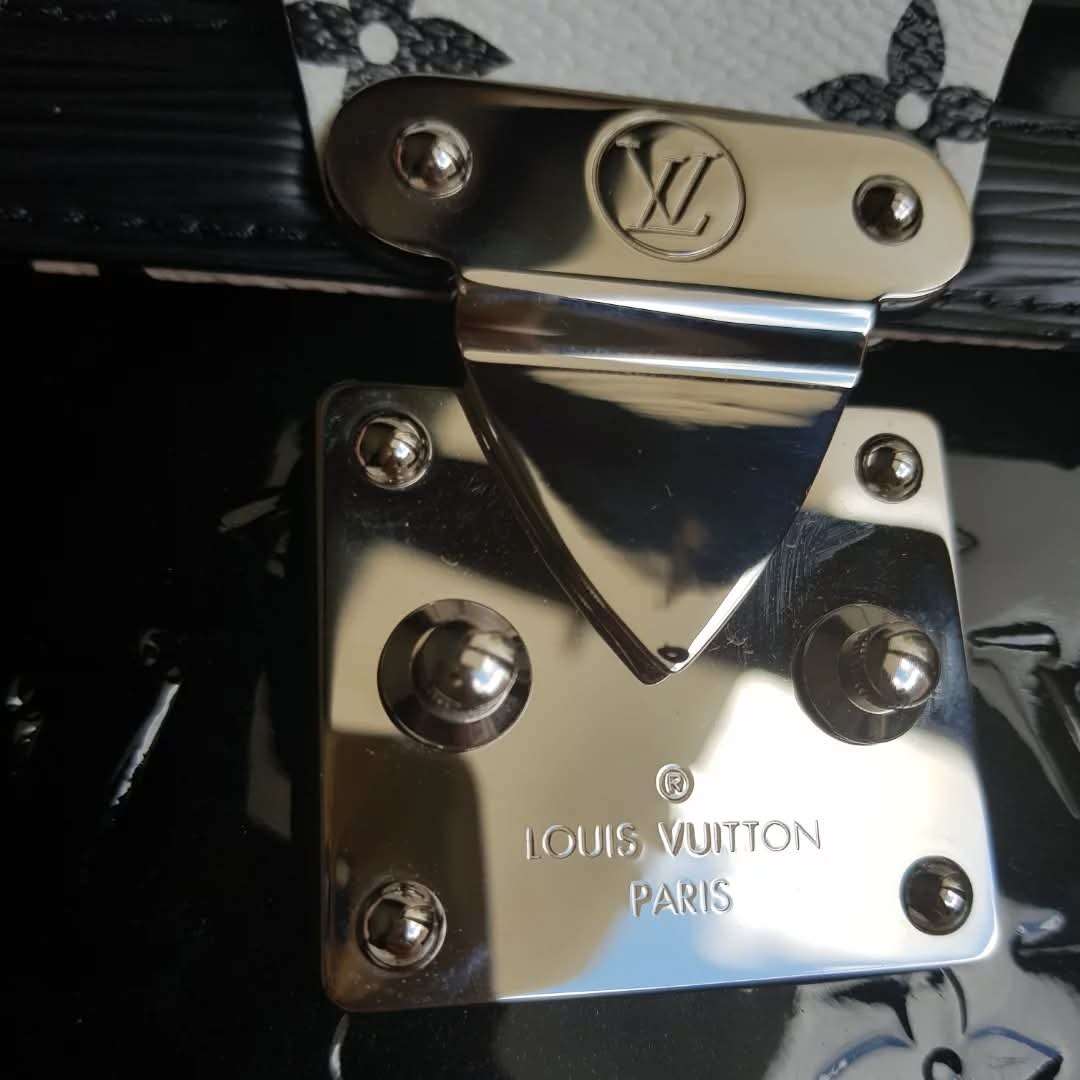 Louis Vuitton Wynwood