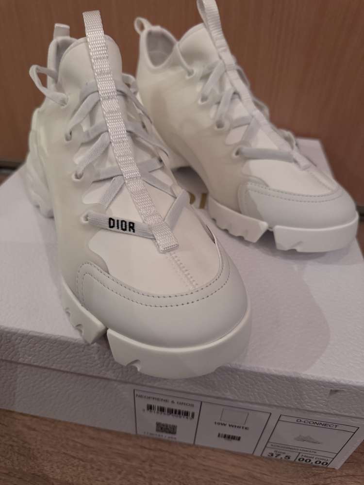 Dior D-connect white