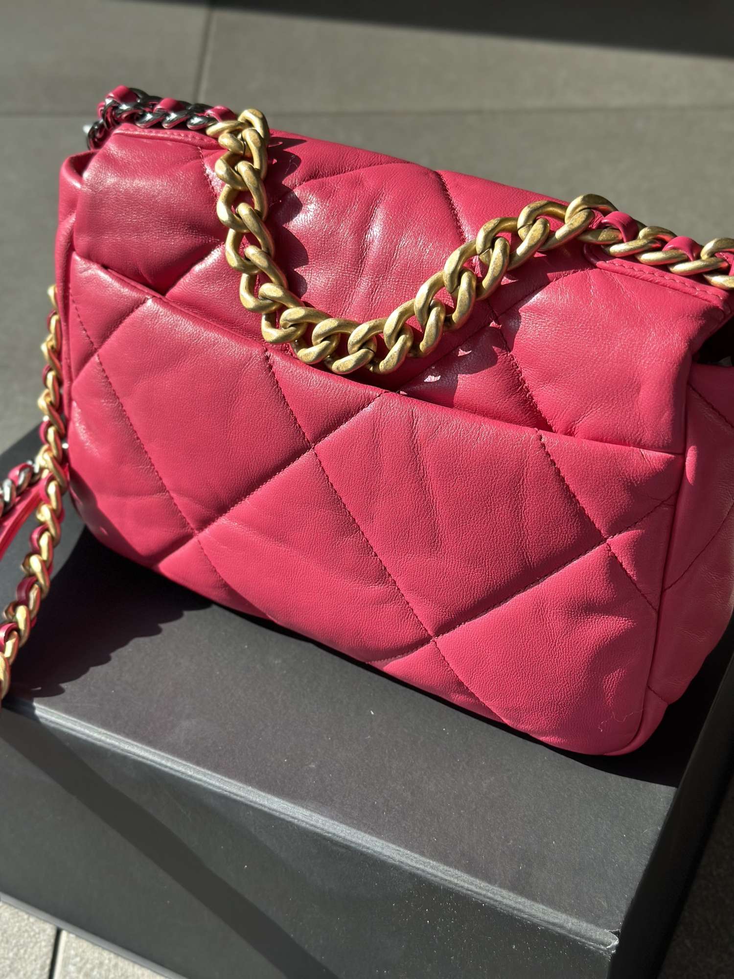 Chanel 19
