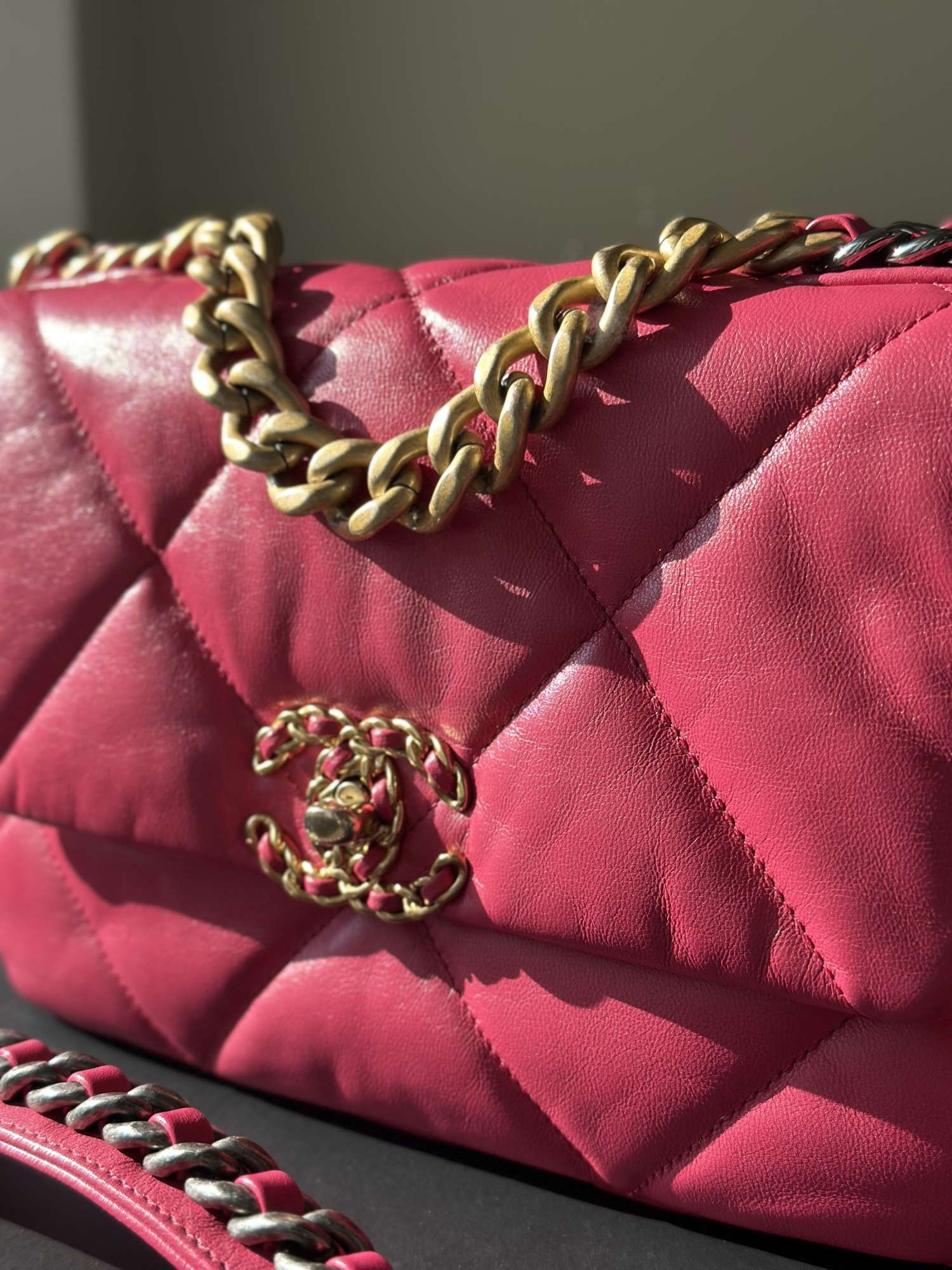 Chanel 19