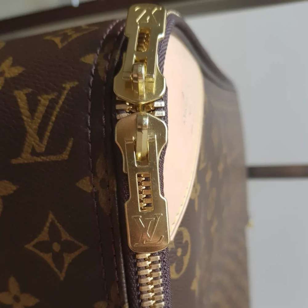 Louis Vuitton Pegase 70