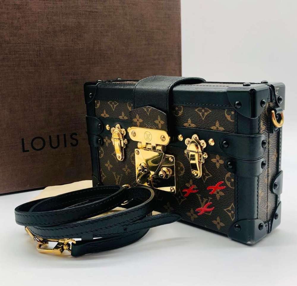 Louis Vuitton petite