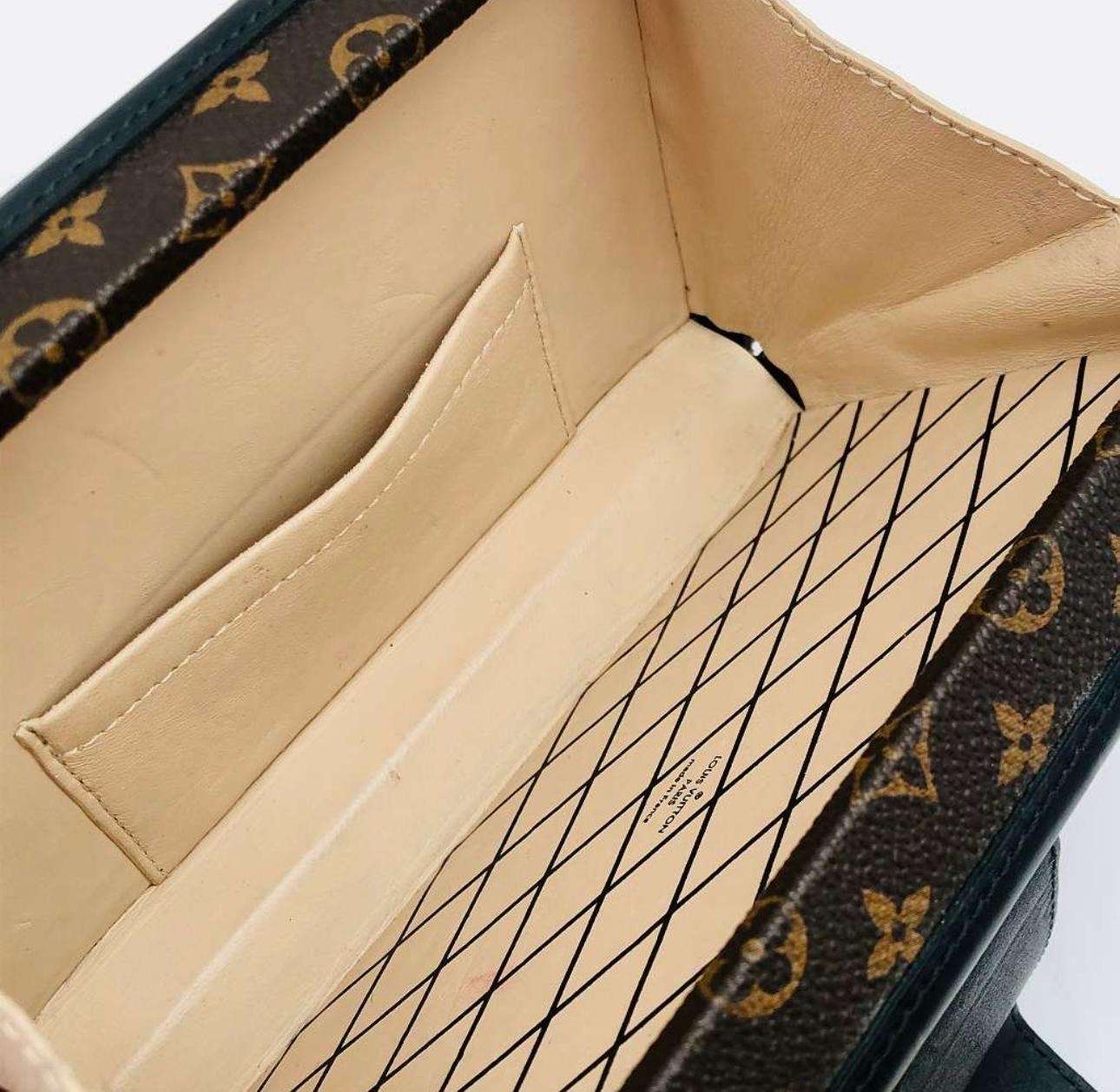 Louis Vuitton petite