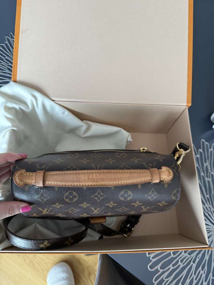LV Metis monogram