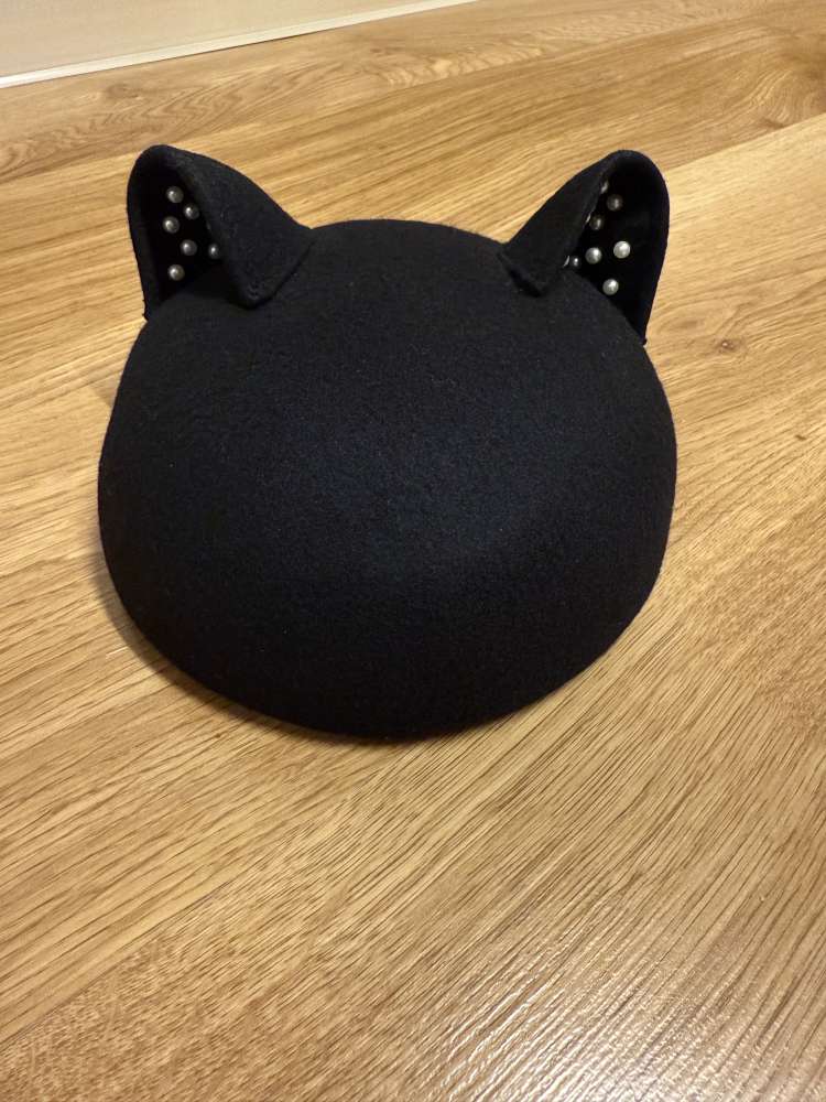 Klobucik Karl Lagerfeld