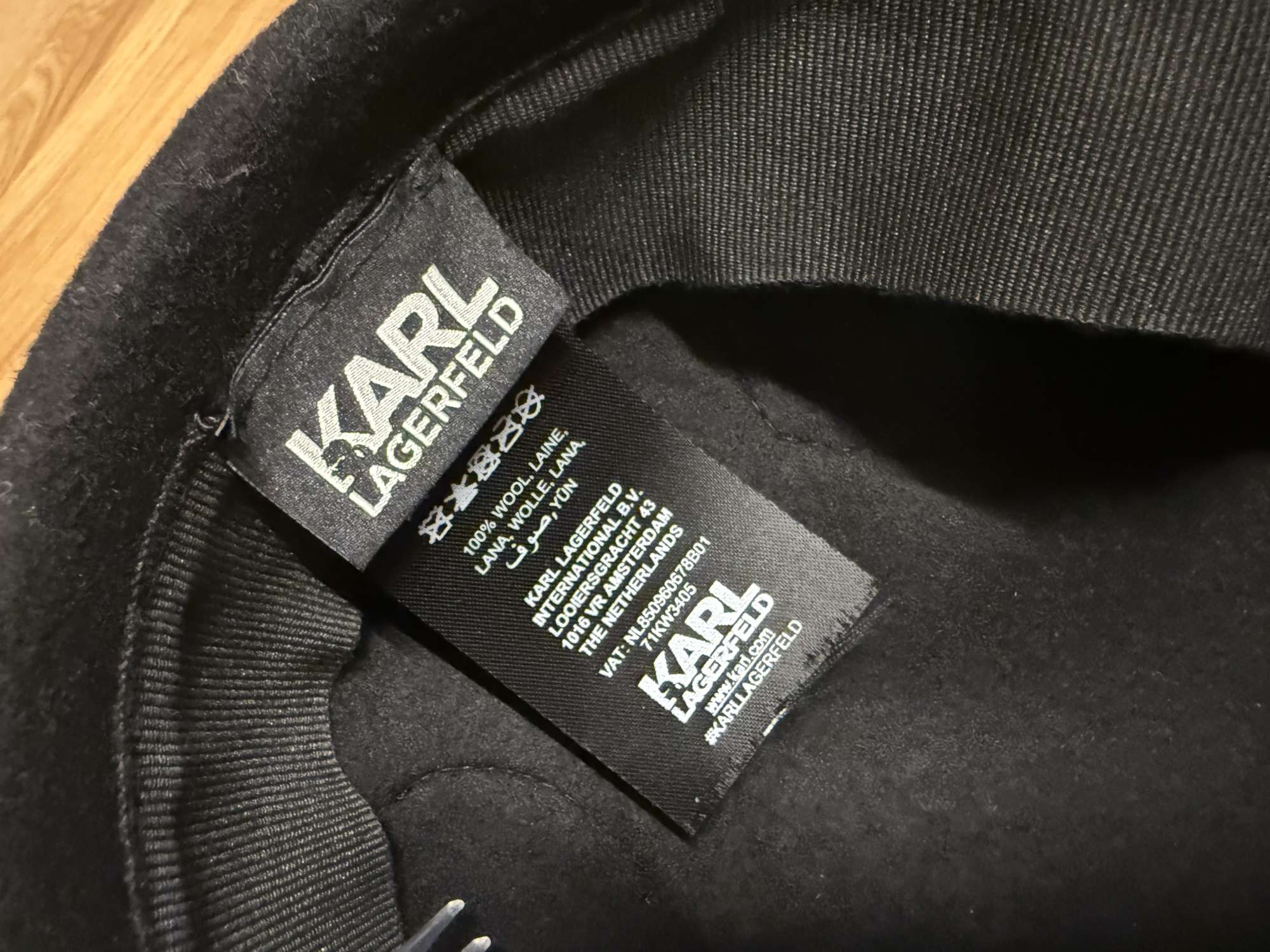 Klobucik Karl Lagerfeld