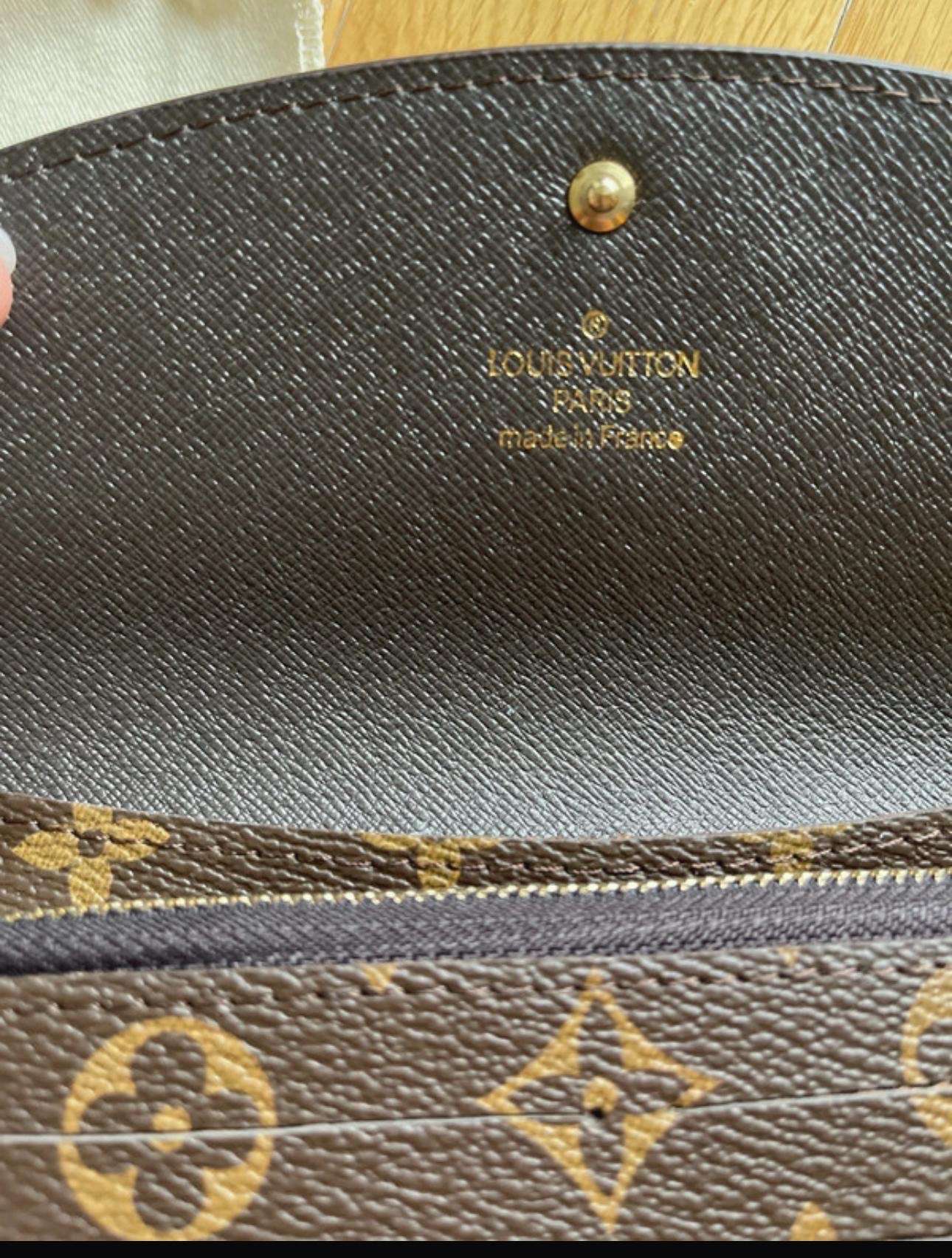 Lozis Vuitton peňaženka