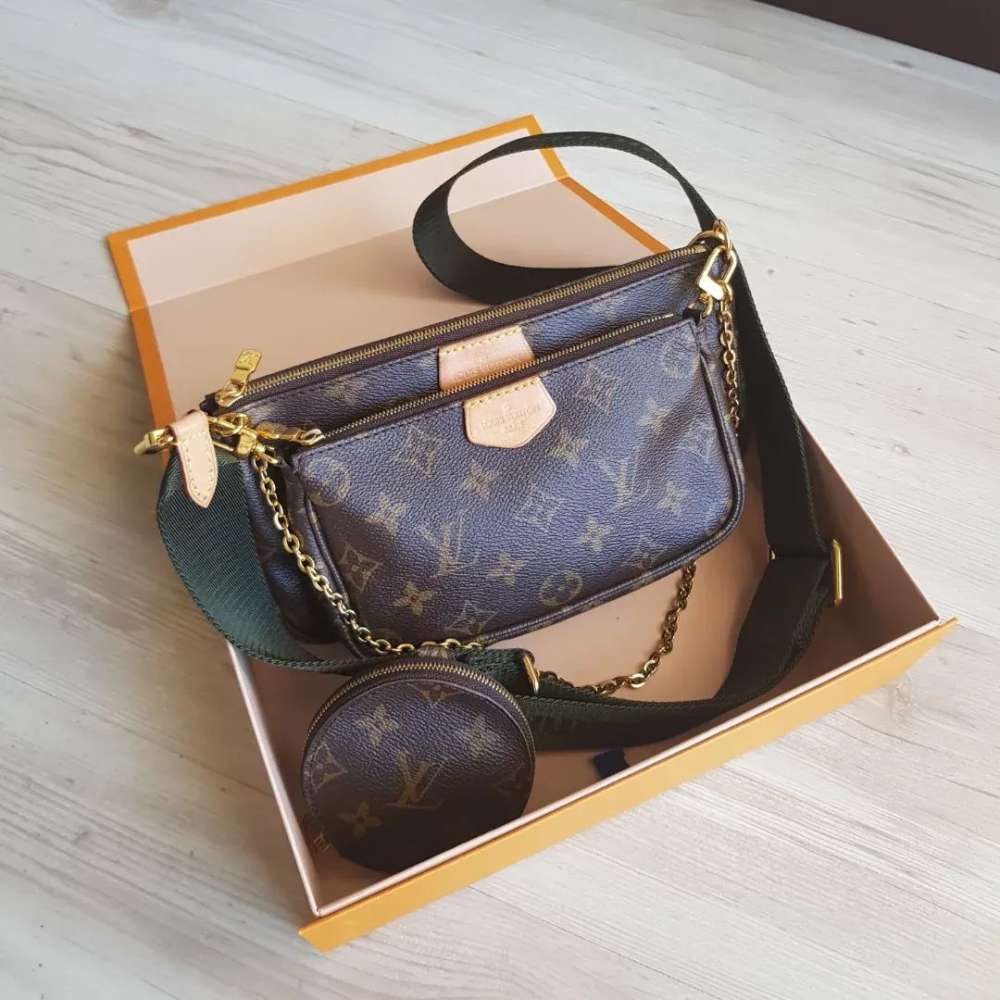 Louis Vuitton Multipochette