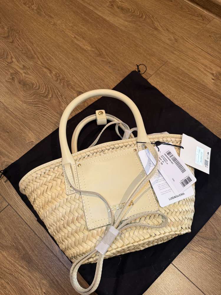 Jacquemus košík