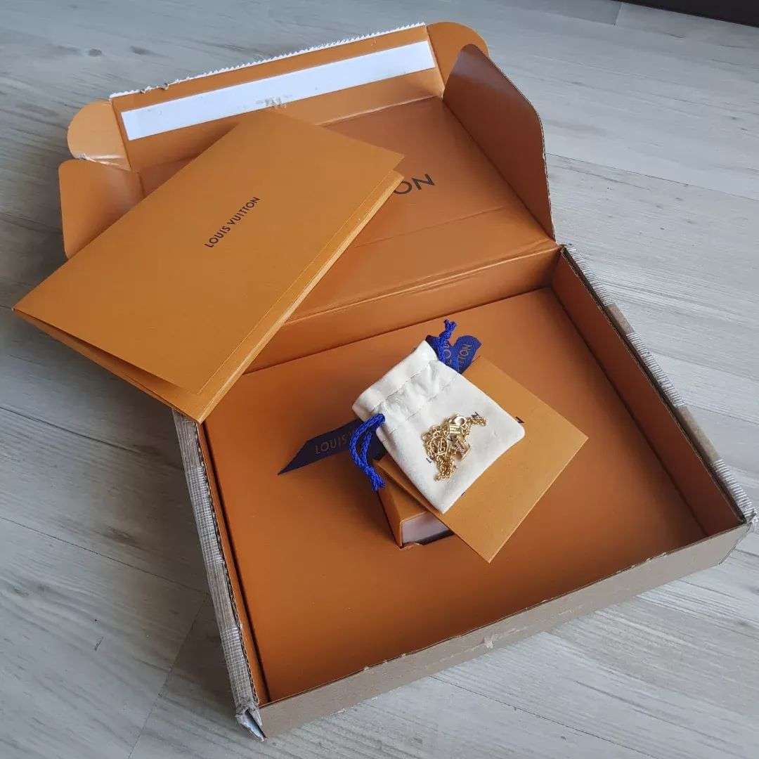 Louis Vuitton Naramek