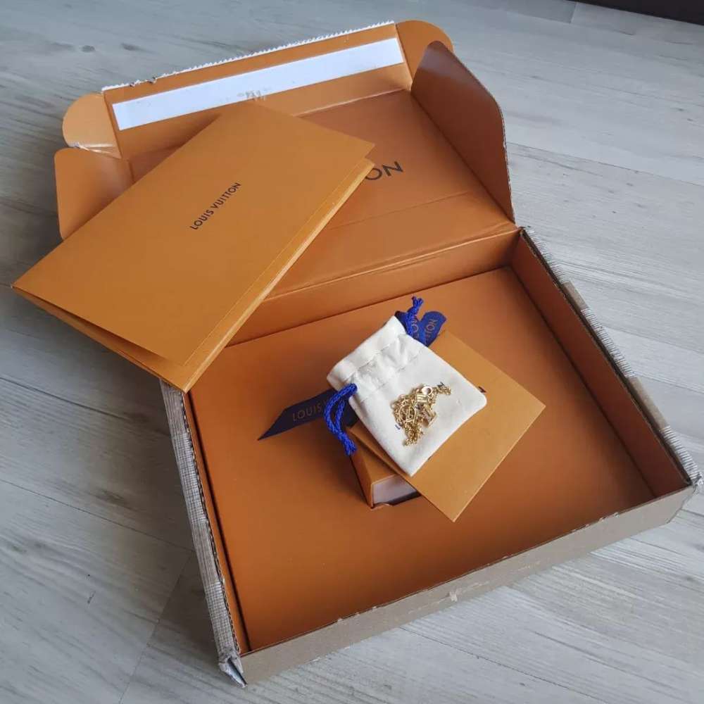 Louis Vuitton Naramek