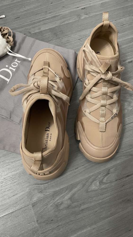 Dior D-Connect Sneakers