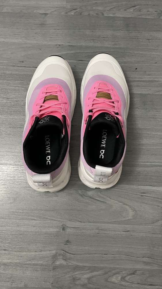 LOEWE x On Runing Cloudtilt Comfortable stylish women’s pink white.