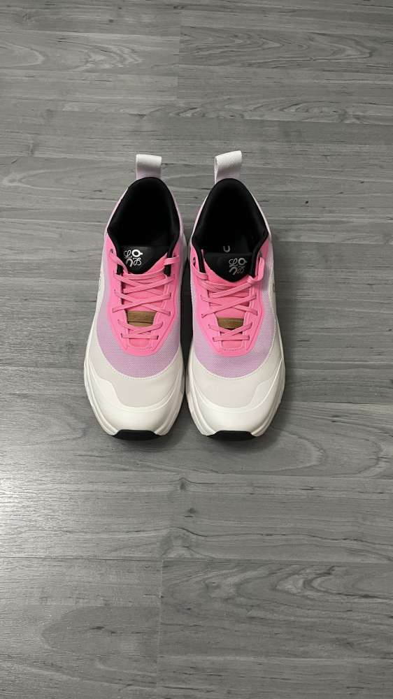 LOEWE x On Runing Cloudtilt Comfortable stylish women’s pink white.