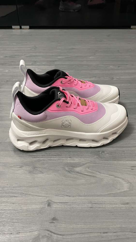 LOEWE x On Runing Cloudtilt Comfortable stylish women’s pink white.