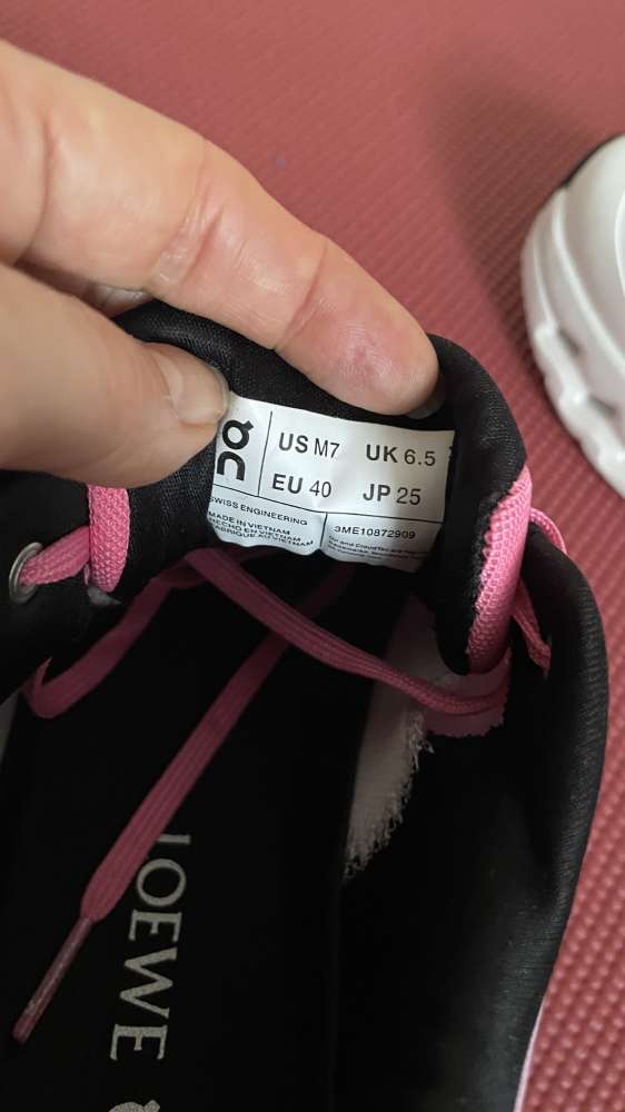 LOEWE x On Runing Cloudtilt Comfortable stylish women’s pink white.