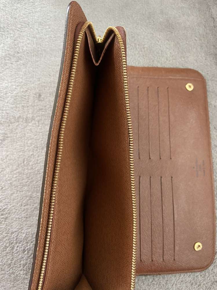 Louis Vuitton penazenka